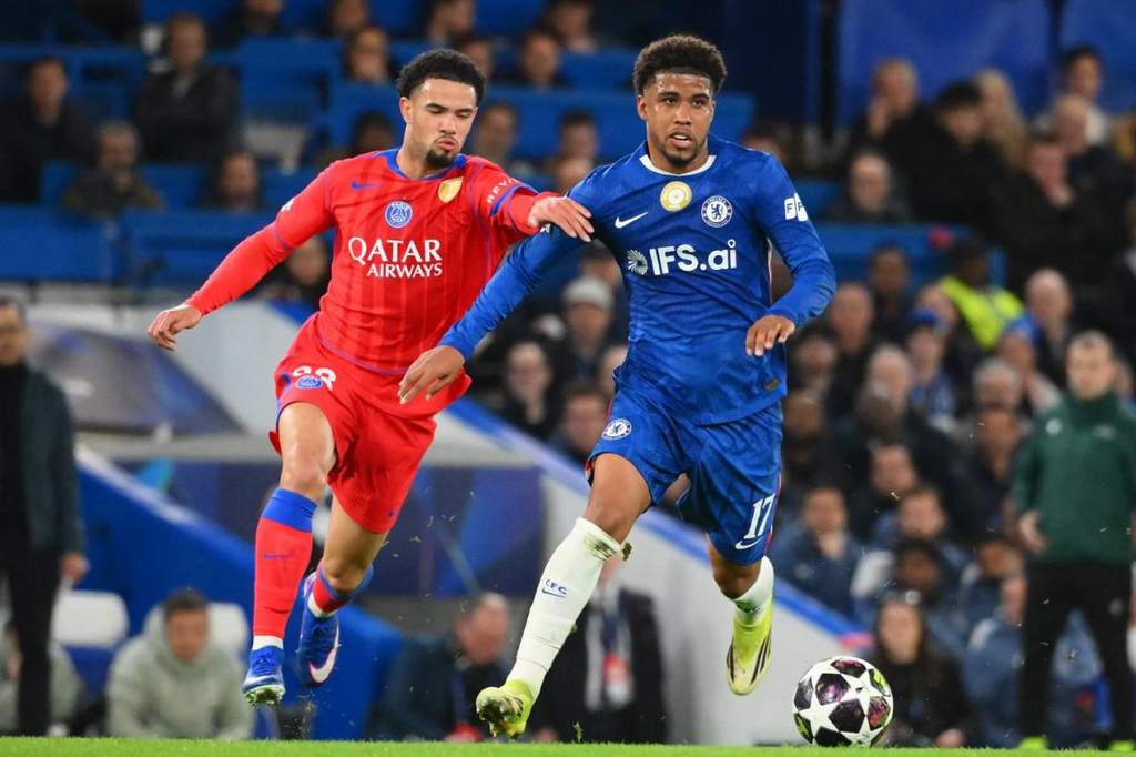 Andrey Santos controlled football during a intense Premier League match.