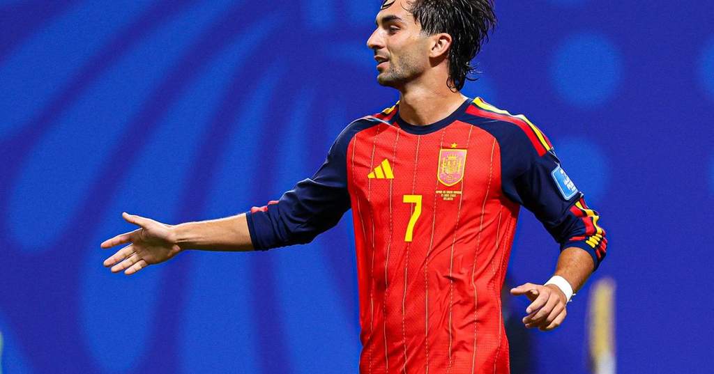 Tottenham Challenge PSG for Barcelona Forward Ferran Torres