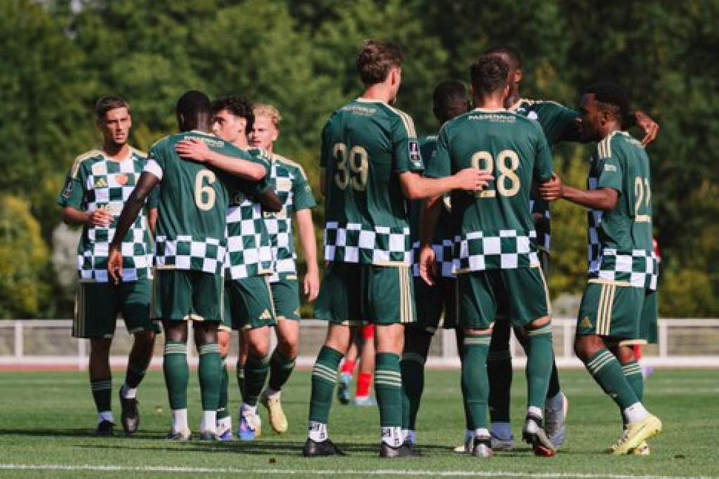 Le Mans players during pre-season match against La Roche-sur-Yon