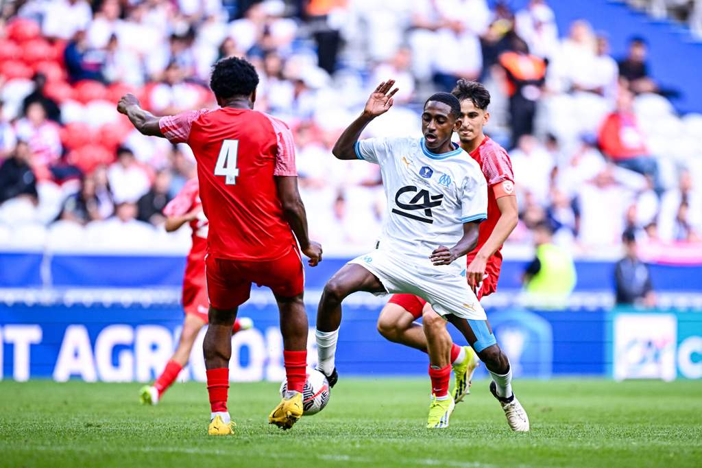 Tadjidine Mmadi in training for Olympique de Marseille
