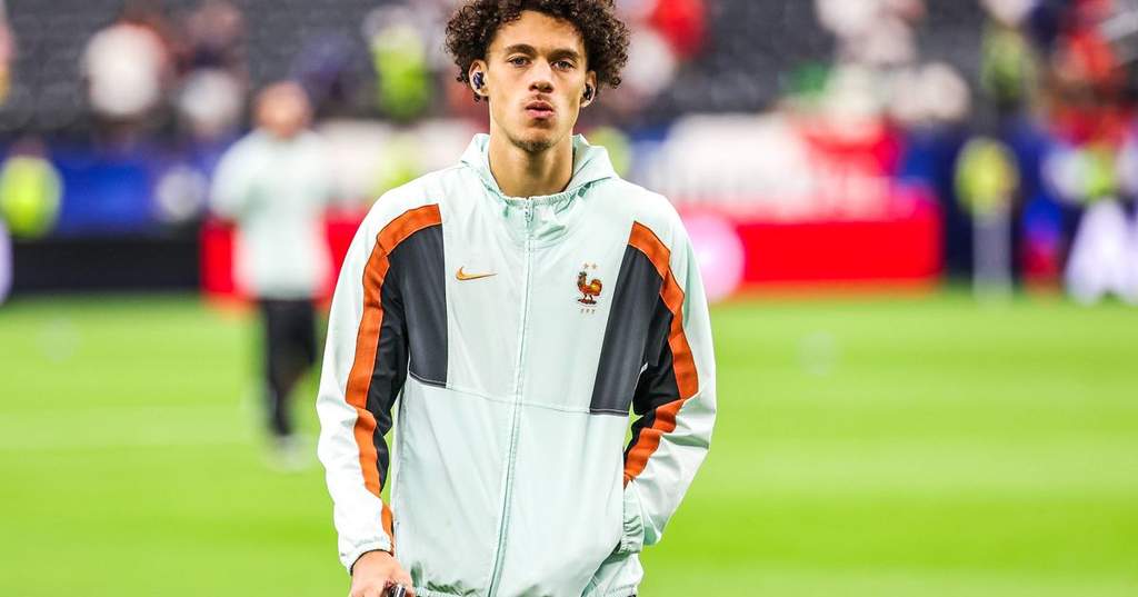 Maghnes Akliouche playing for AS Monaco in Ligue 1