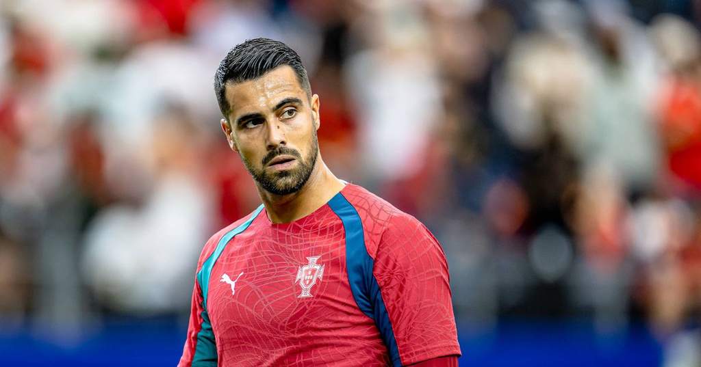 PSG Target Diogo Costa as Lucas Chevalier Exit Holds Up Deal