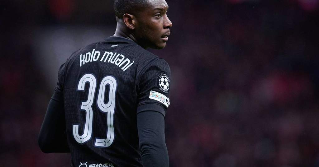 Randal Kolo Muani looking frustrated during a football match