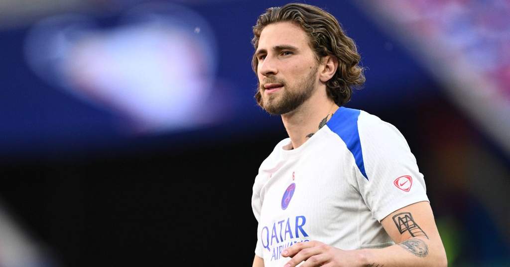 Illya Zabarnyi playing for Paris Saint-Germain in Ligue 1