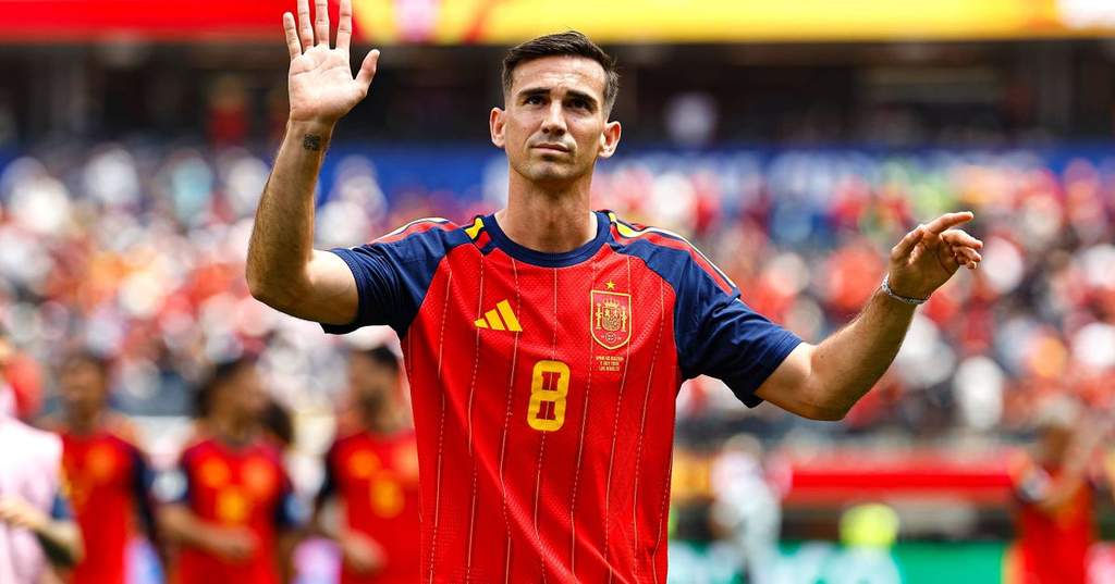 Spanish midfielder Fabian Ruiz playing for Paris Saint-Germain.