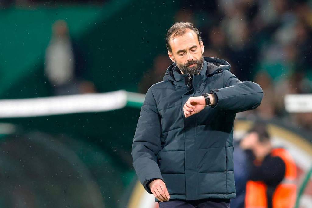 New Strasbourg manager Hugo Oliveira during a training session