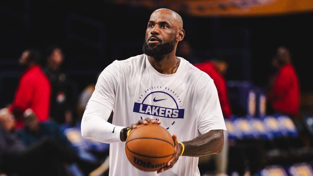 LeBron James photo edited into a Union Bordeaux Begles rugby jersey