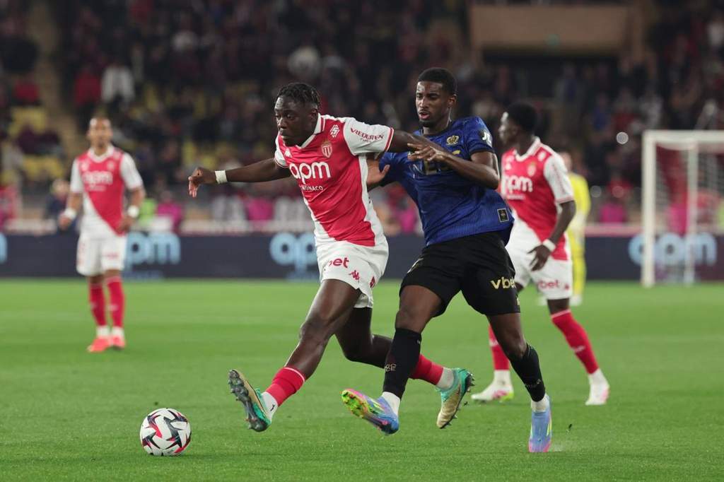 Mohamed-Ali Cho in action during a Ligue 1 match.